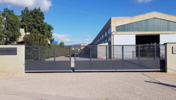 ΚΑΤΑΣΚΕΥΗ ΑΥΤΟΦΕΡΟΜΕΝΗΣ ΠΟΡΤΑΣ ΣΤΗΝ ΕΤΑΙΡΕΙΑ ΠΡΟΜΕΤΑΛ